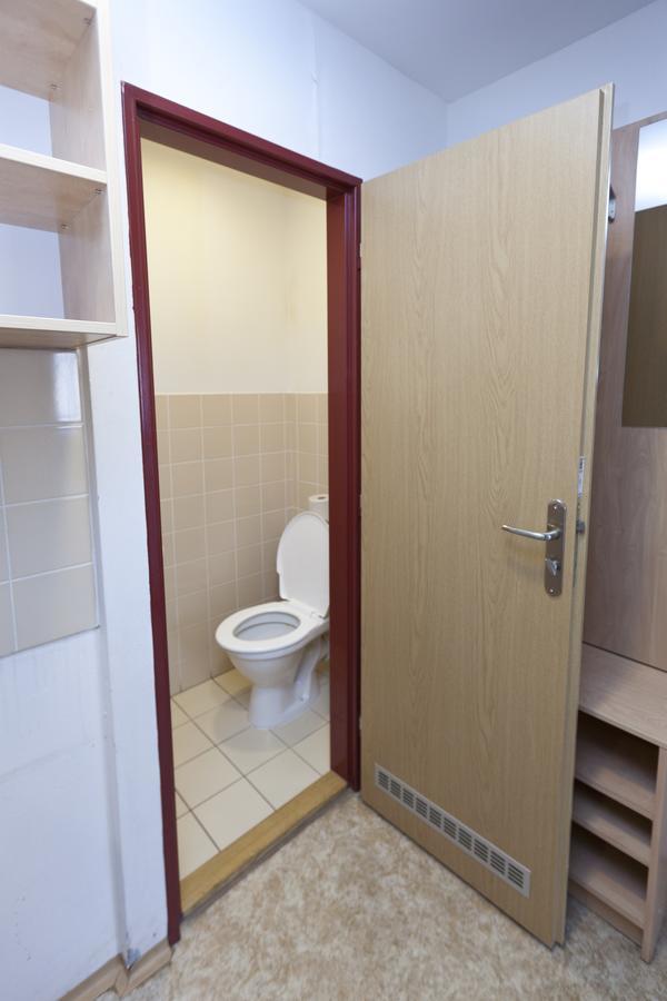 Dejvicka Hostal *